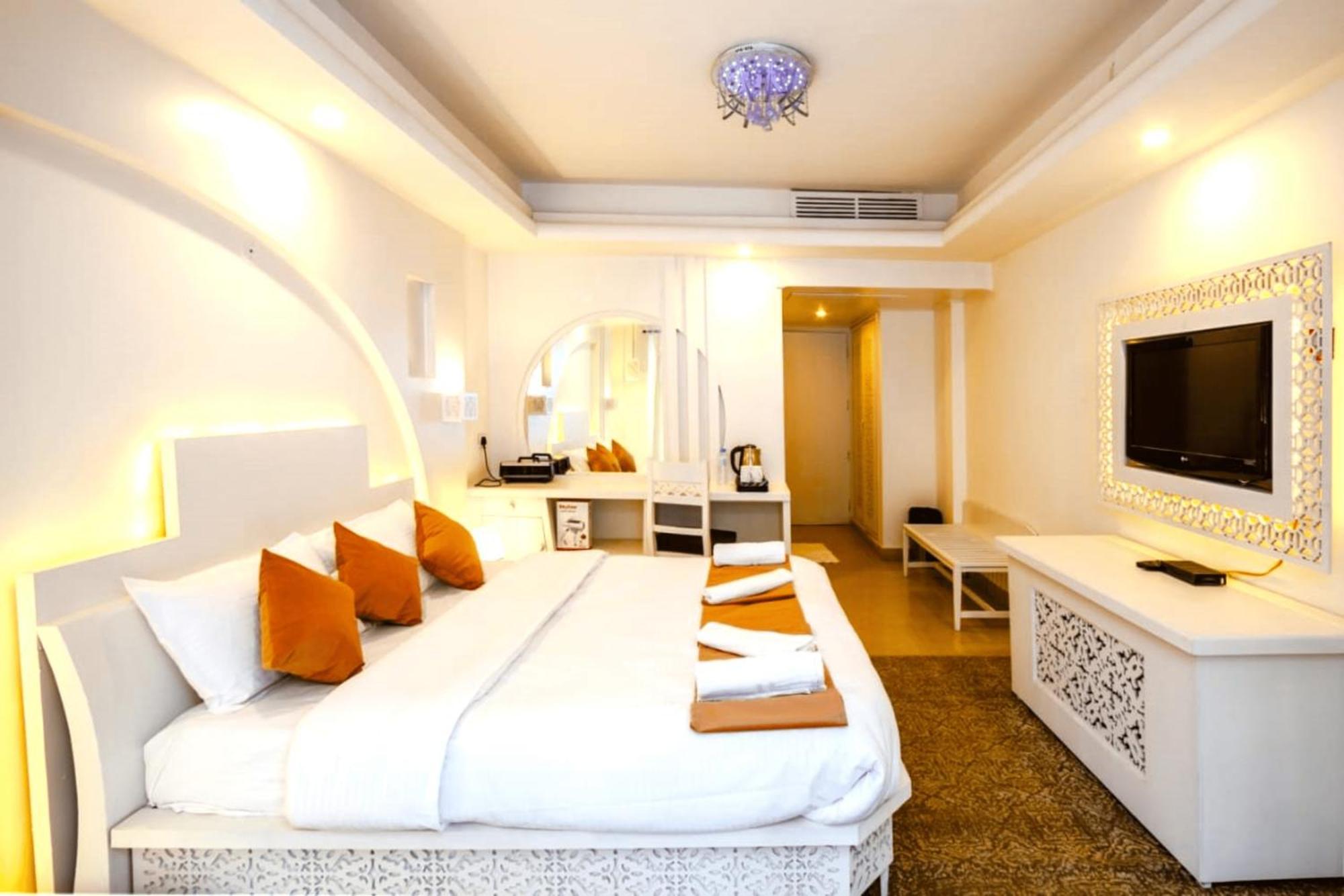 Hotel Snow Princess Manāli Buitenkant foto